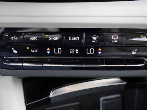 Used 2023 Buick Envision Preferred AWD/4WD image 35