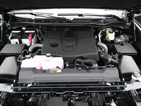 New 2026 Toyota Tundra Limited AWD/4WD image 17