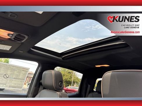 New 2025 GMC Canyon Denali image 24