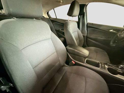 Used 2018 Chevrolet Cruze LT w/ Convenience Package FWD image 27