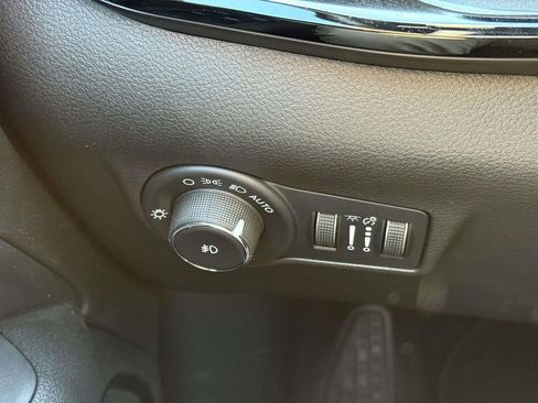 New 2026 Jeep Compass Limited w/ Sun, Sound & Navigation Group AWD/4WD image 28