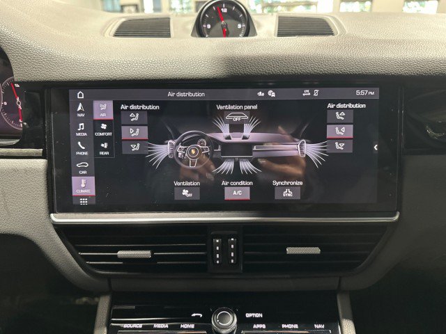 Used 2021 Porsche Cayenne AWD/4WD image 66