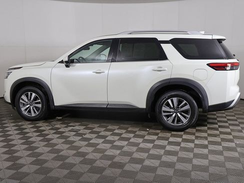 Used 2023 Nissan Pathfinder SL w/ Cargo Package image 14