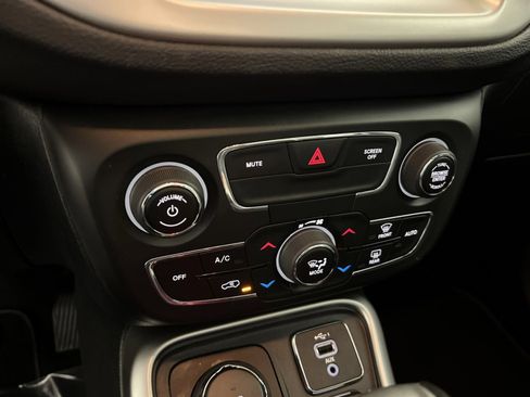 Used 2021 Jeep Compass 80th Special Edition image 34