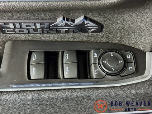 Used 2025 Chevrolet Silverado 1500 High Country w/ Technology Package AWD/4WD image 21