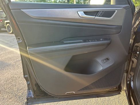 Used 2024 Volkswagen Atlas Cross Sport SE image 33