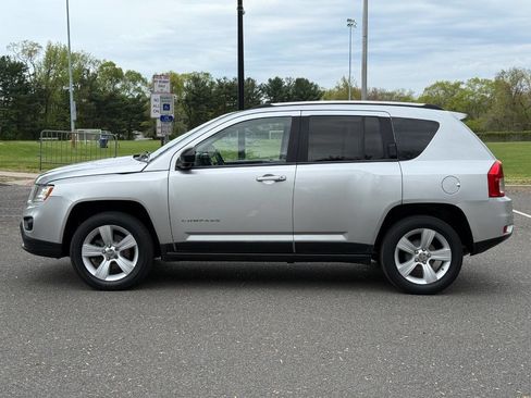 Used 2011 Jeep Compass 2WD image 10