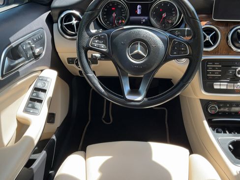 Used 2019 Mercedes-Benz GLA 250 image 14