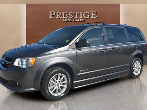 Used 2020 Dodge Grand Caravan SXT image 7