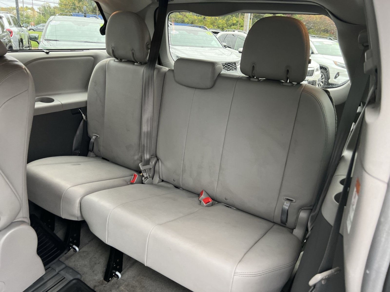 Used 2019 Toyota Sienna XLE w/ XLE Navigation Package FWD image 26