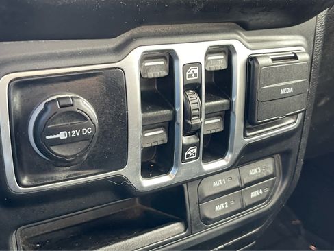 Used 2018 Jeep Wrangler Unlimited Sport S image 15