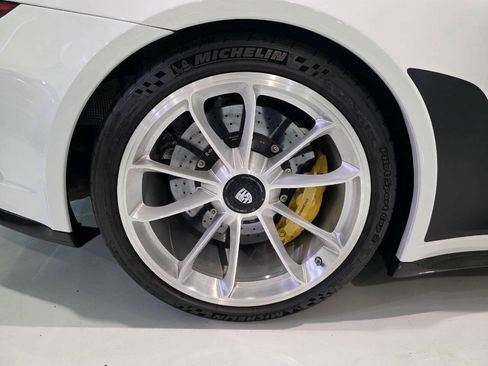 Used 2019 Porsche 911 Speedster RWD image 38