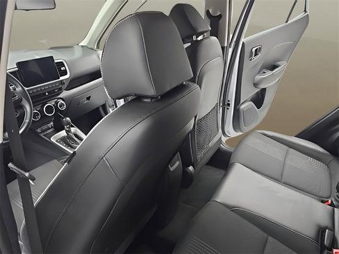 Certified 2023 Hyundai Venue Limited image 14