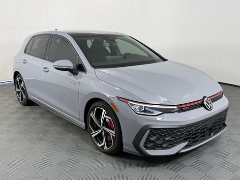 Used 2025 Volkswagen GTI SE FWD image 9