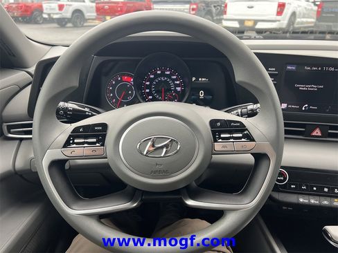 Used 2023 Hyundai Elantra SEL w/ Cargo Package image 12