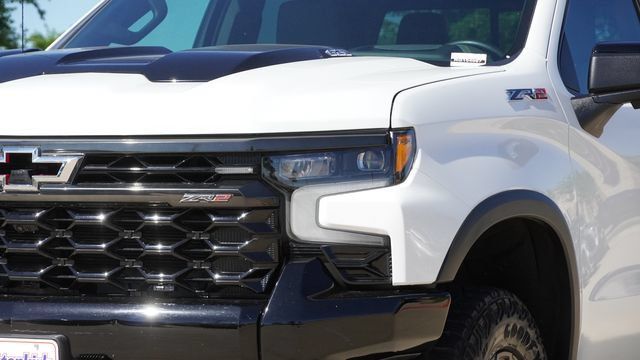 Used 2024 Chevrolet Silverado 1500 ZR2 w/ Technology Package AWD/4WD image 4