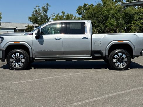 New 2025 GMC Sierra 2500 Denali w/ Denali Reserve Package image 8