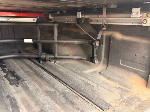 Used 2016 Nissan Frontier SL RWD image 7