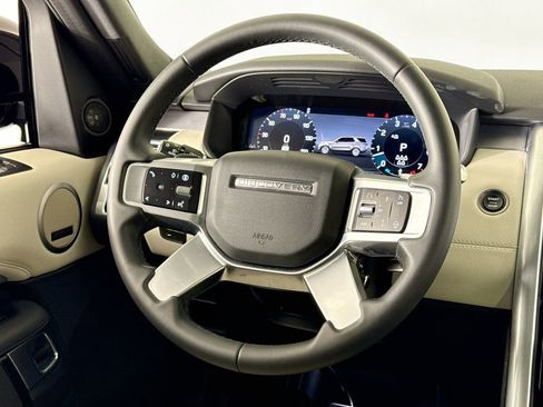 Used 2024 Land Rover Discovery Dynamic SE image 20