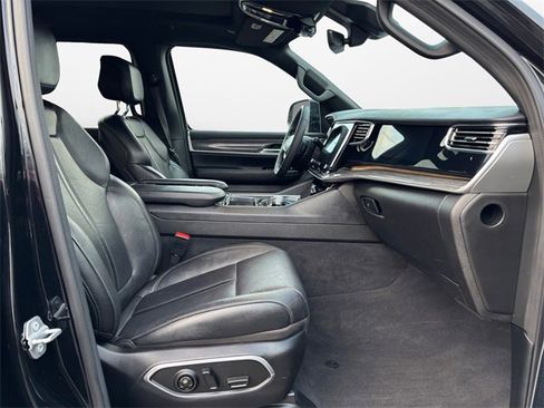 Used 2022 Jeep Wagoneer Series II w/ Premium Group I image 15