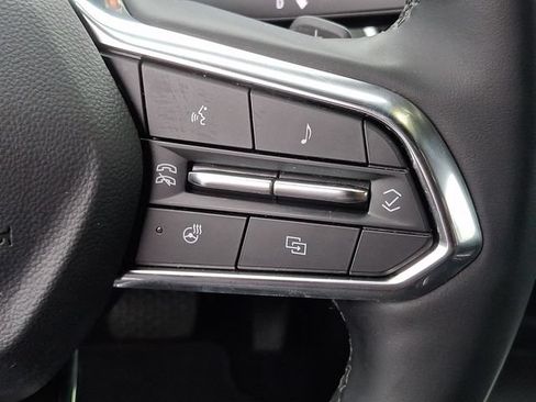 Used 2025 Chevrolet Equinox LT FWD image 17