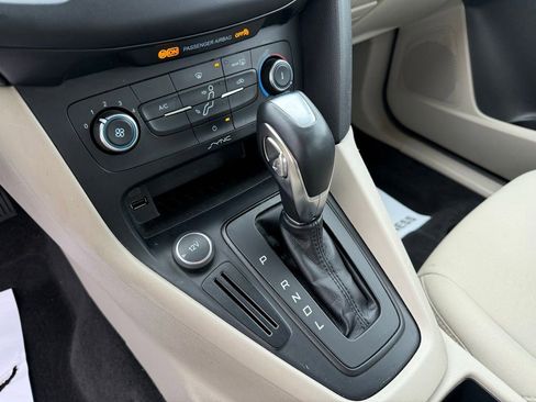 Used 2016 Ford Focus SE image 21