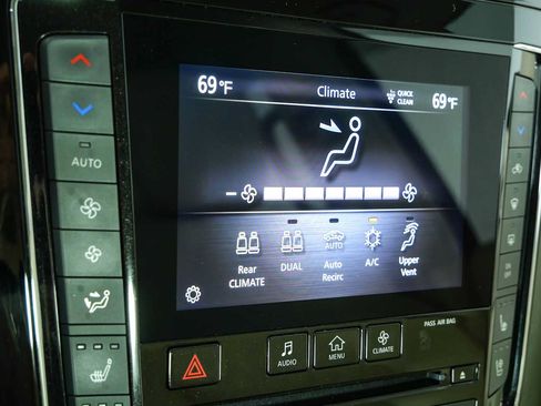 Used 2020 INFINITI QX80 Luxe w/ Sensory Package AWD/4WD image 17
