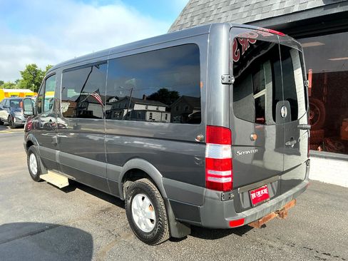 Used 2013 Freightliner Sprinter 2500 image 5