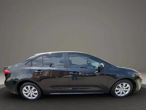 Used 2020 Toyota Corolla LE FWD image 4