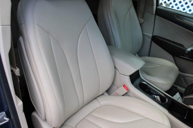 Used 2018 Lincoln MKC Premiere FWD image 10