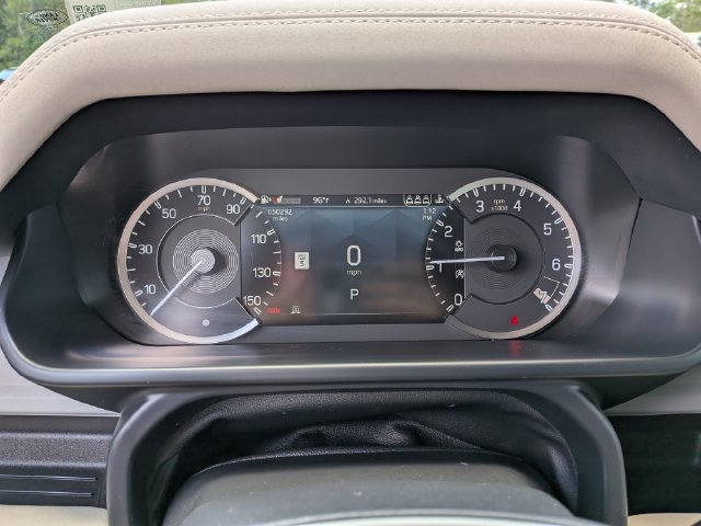 Used 2023 Land Rover Defender 110 SE AWD/4WD image 25