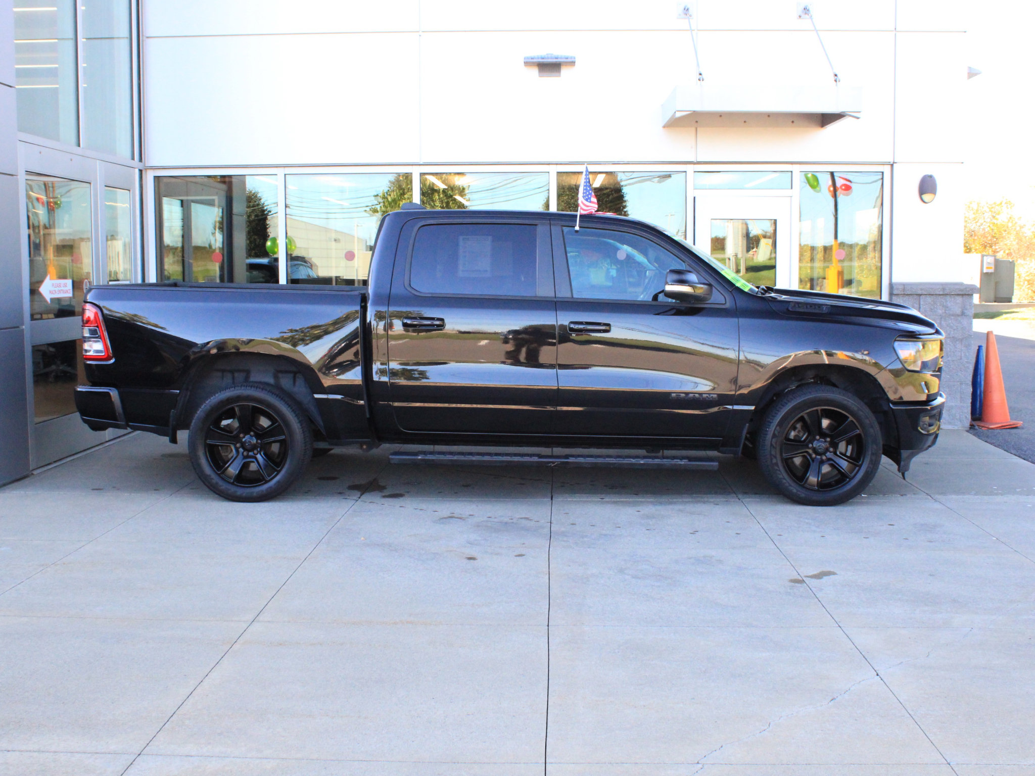 Used 2020 RAM 1500 Big Horn AWD/4WD image 4