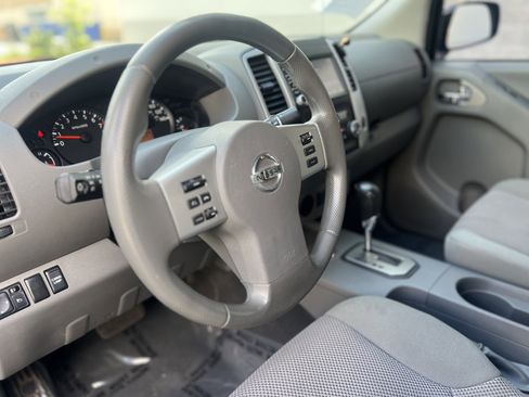 Used 2020 Nissan Frontier SV w/ Midnight Edition Floor Mats RWD image 24