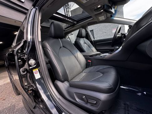 Used 2018 Toyota Camry XSE w/ Protection Package (Q2) FWD image 18