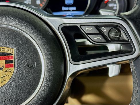 Used 2016 Porsche Cayenne w/ Premium Package image 15
