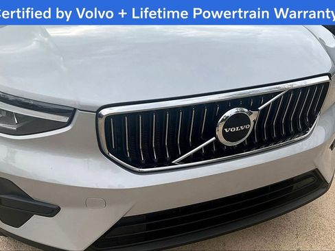 Certified 2025 Volvo XC40 B5 Core image 36