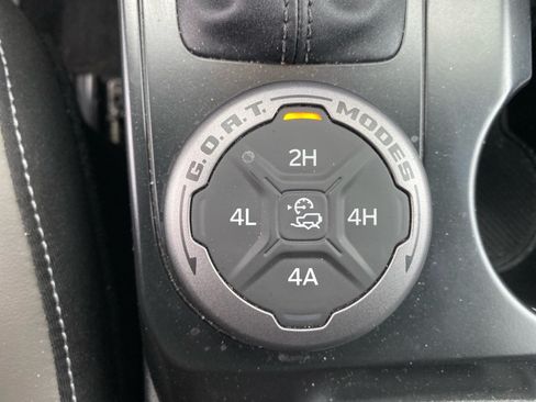 Used 2025 Ford Bronco Outer Banks w/ Sasquatch Package AWD/4WD image 14