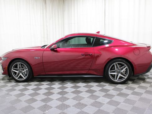 Used 2025 Ford Mustang GT Premium image 34