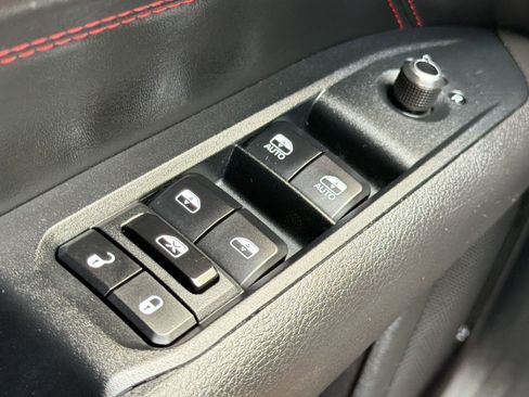 Used 2025 Jeep Compass Trailhawk AWD/4WD image 25
