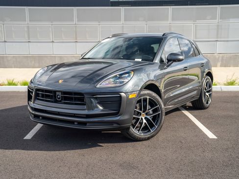 Certified 2023 Porsche Macan AWD/4WD image 1