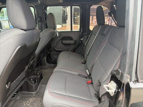 Used 2024 Jeep Wrangler Unlimited Rubicon image 10