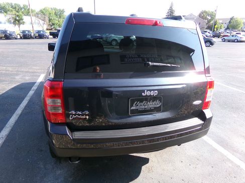 Used 2015 Jeep Patriot Latitude w/ All Weather Capability Group AWD/4WD image 4
