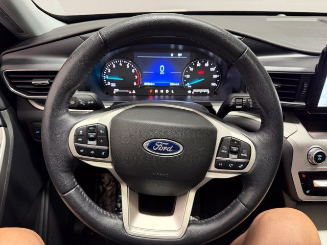 Used 2022 Ford Explorer XLT w/ Equipment Group 202A AWD/4WD image 37