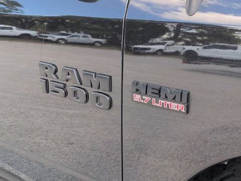 Used 2017 RAM 1500 Express w/ Express Value Package RWD image 14