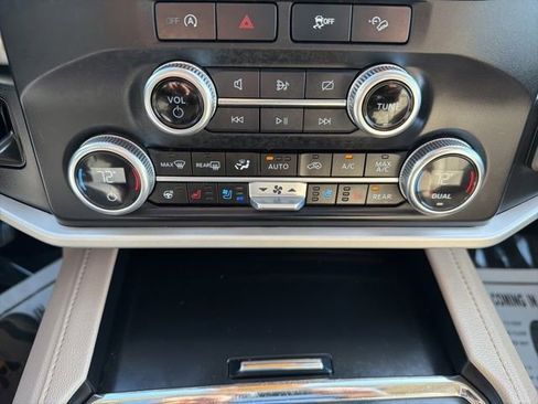 Used 2024 Ford Expedition Max XLT image 25