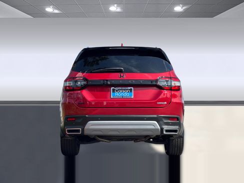 Certified 2023 Honda Pilot Touring image 9