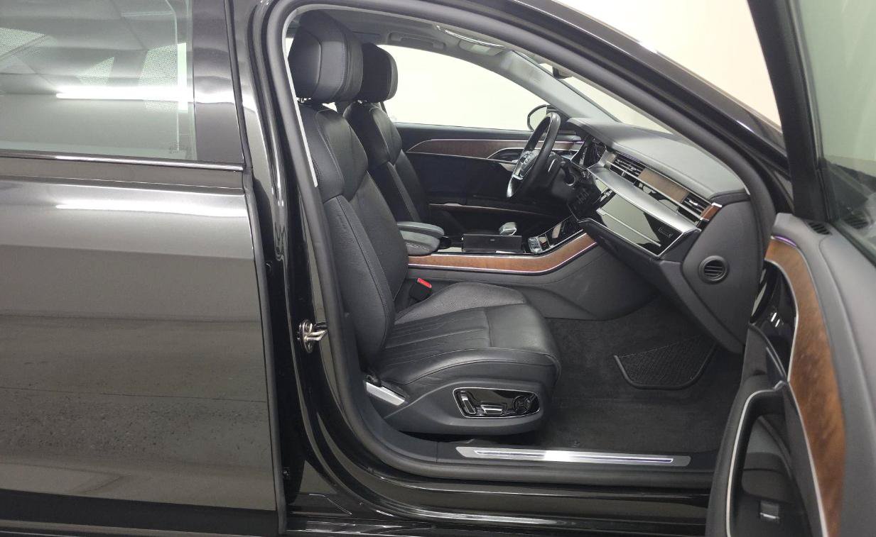 Used 2023 Audi A8 L 3.0T w/ Executive Package AWD/4WD image 6