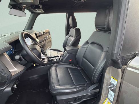 Used 2025 Ford Bronco Outer Banks image 38