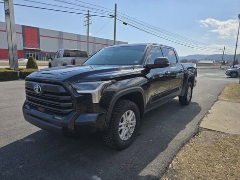 Used 2023 Toyota Tundra SR5 w/ SR5 Convenience Package image 8