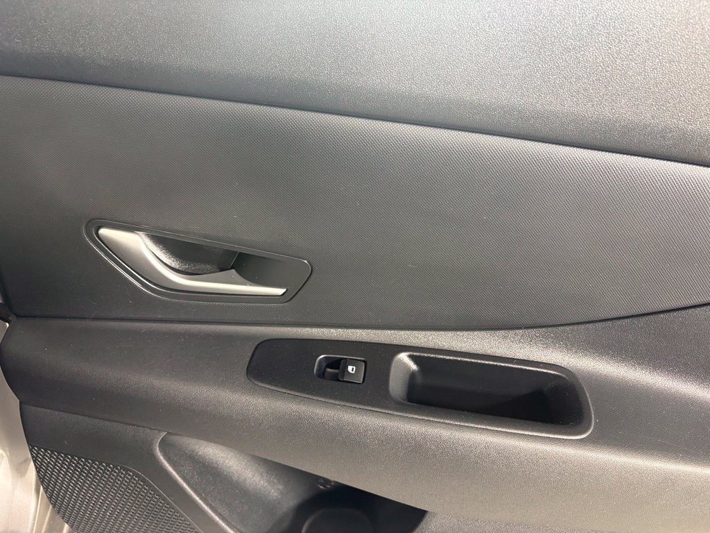 Used 2024 Hyundai Elantra SEL FWD image 15
